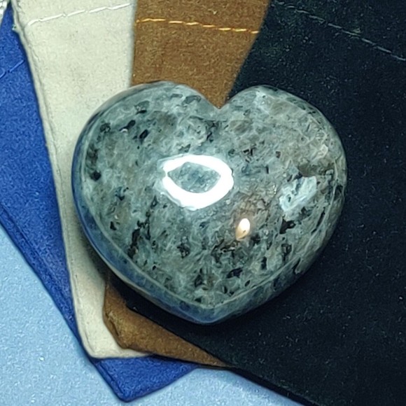 Larvikite Puffed Heart Natural Stone 1.5 X 1.75" including Felt Pouch-HT11 - Picture 2 of 5
